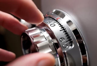 Закрыл сейф и забыл код. Что делать дальше